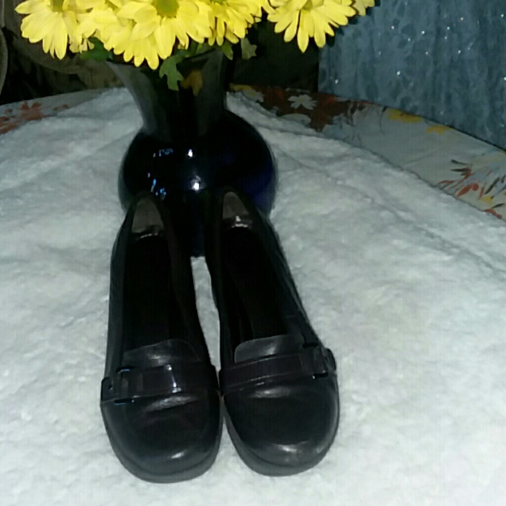 Devitt loafers width, leather closed toe